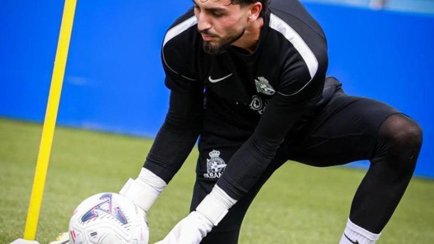 El portero de Ibiza Leo Román comienza los entrenamientos con el Deportivo de la Coruña