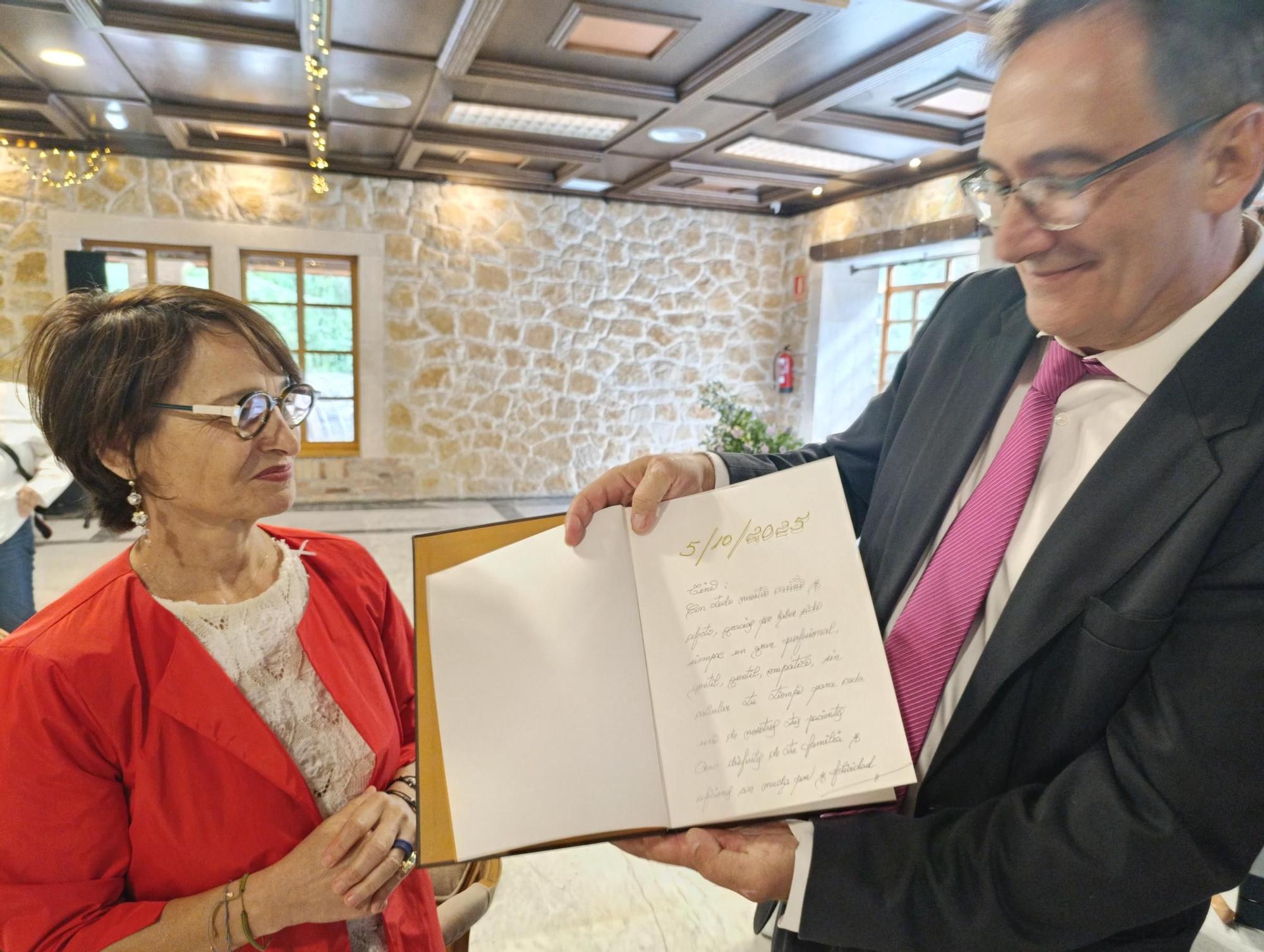 Emotivo y multitudinario homenaje a los sanitarios de Villabona