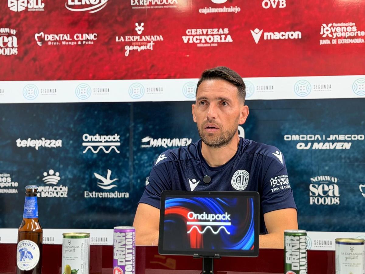 David Rocha en sala de prensa