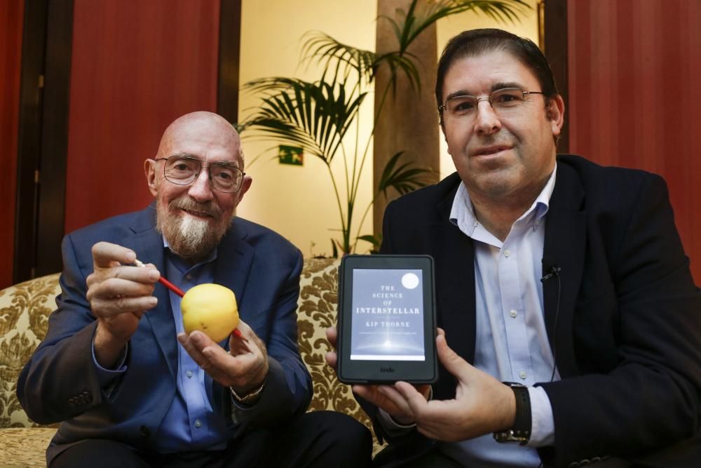 Amador Menéndez y el el premio “Princesa de Asturias” de Investigación Kip Thorne hablan de ciencia