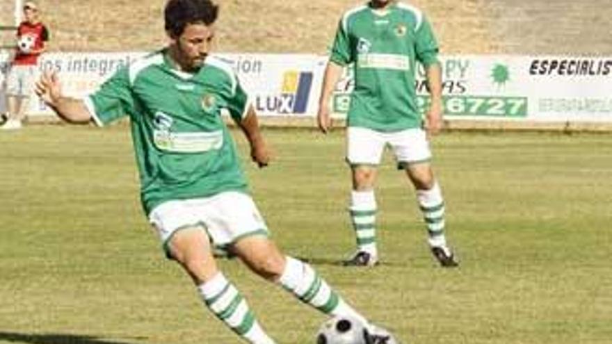 El Cacereño se impone al Haro (1-2) y el Don Benito cae con el Mallorca B (0-1)