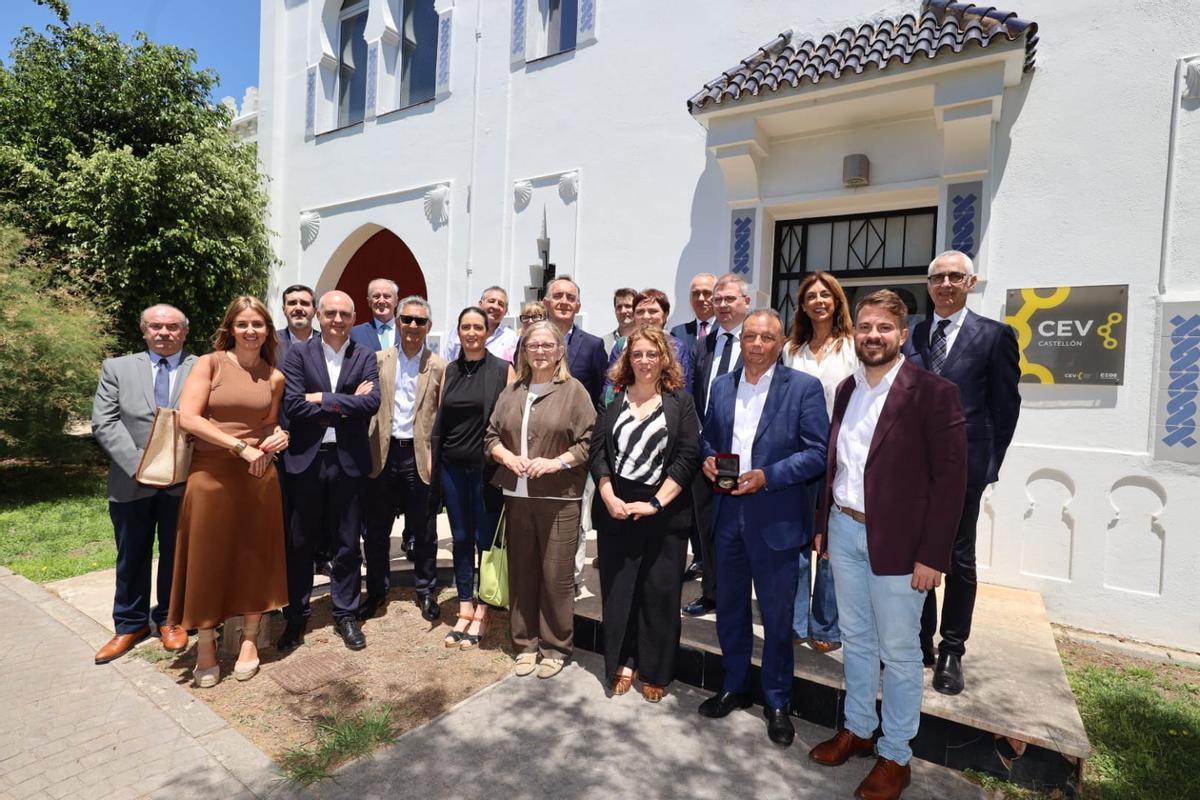 Visita de los parlamentarios a la sede de CEV Castellón.