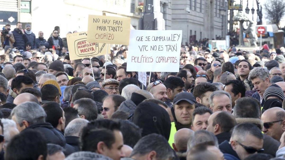 Manifestación de taxistas en la Puerta del Sol de Madrid