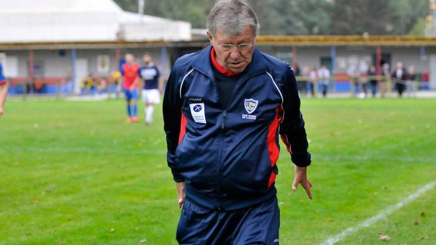 Pulgar, con un gesto de rabia, en el partido del Alejandro Ortea de Noreña.