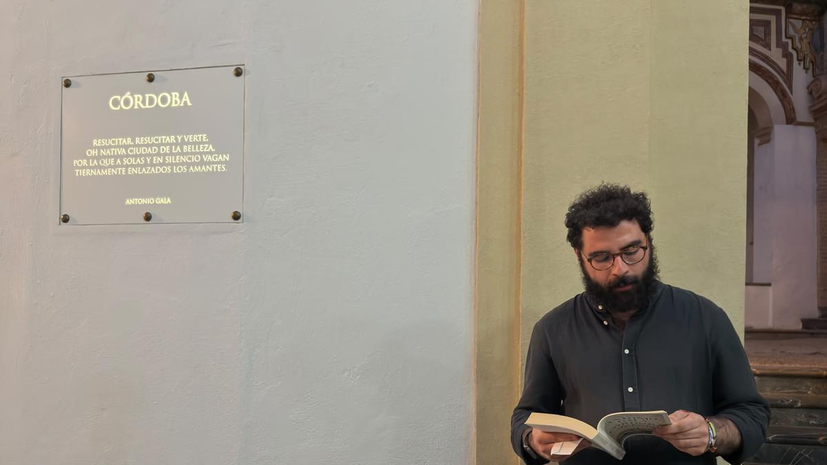 Inauguración de la placa en la Fundación Antonio Gala.