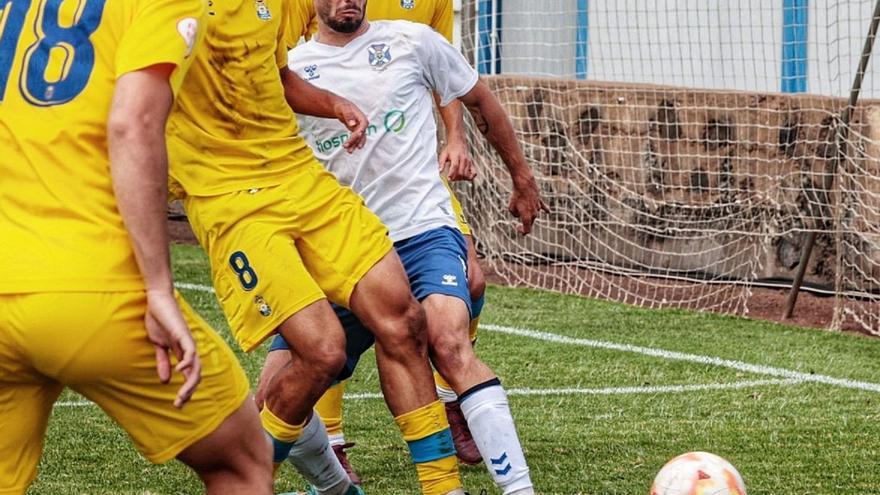 Tenerife B y Las Palmas Atlético, dos de los aspirantes a jugar la fase de ascenso. | | MARÍA PISACA