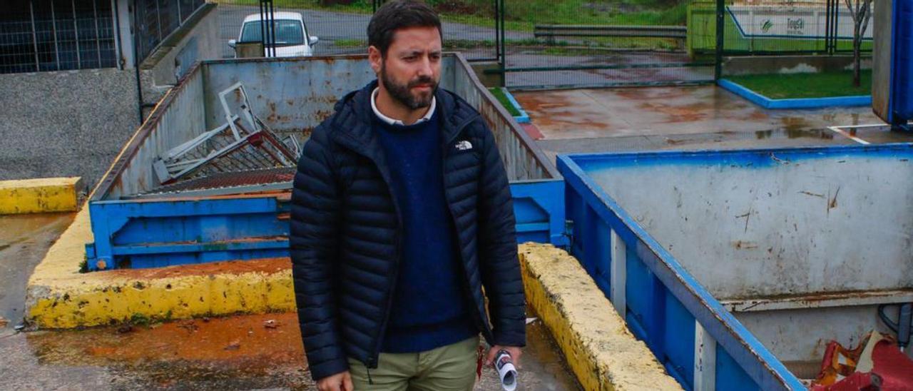 Samuel Lago, en una visita reciente al punto limpio.  | // IÑAKI ABELLA