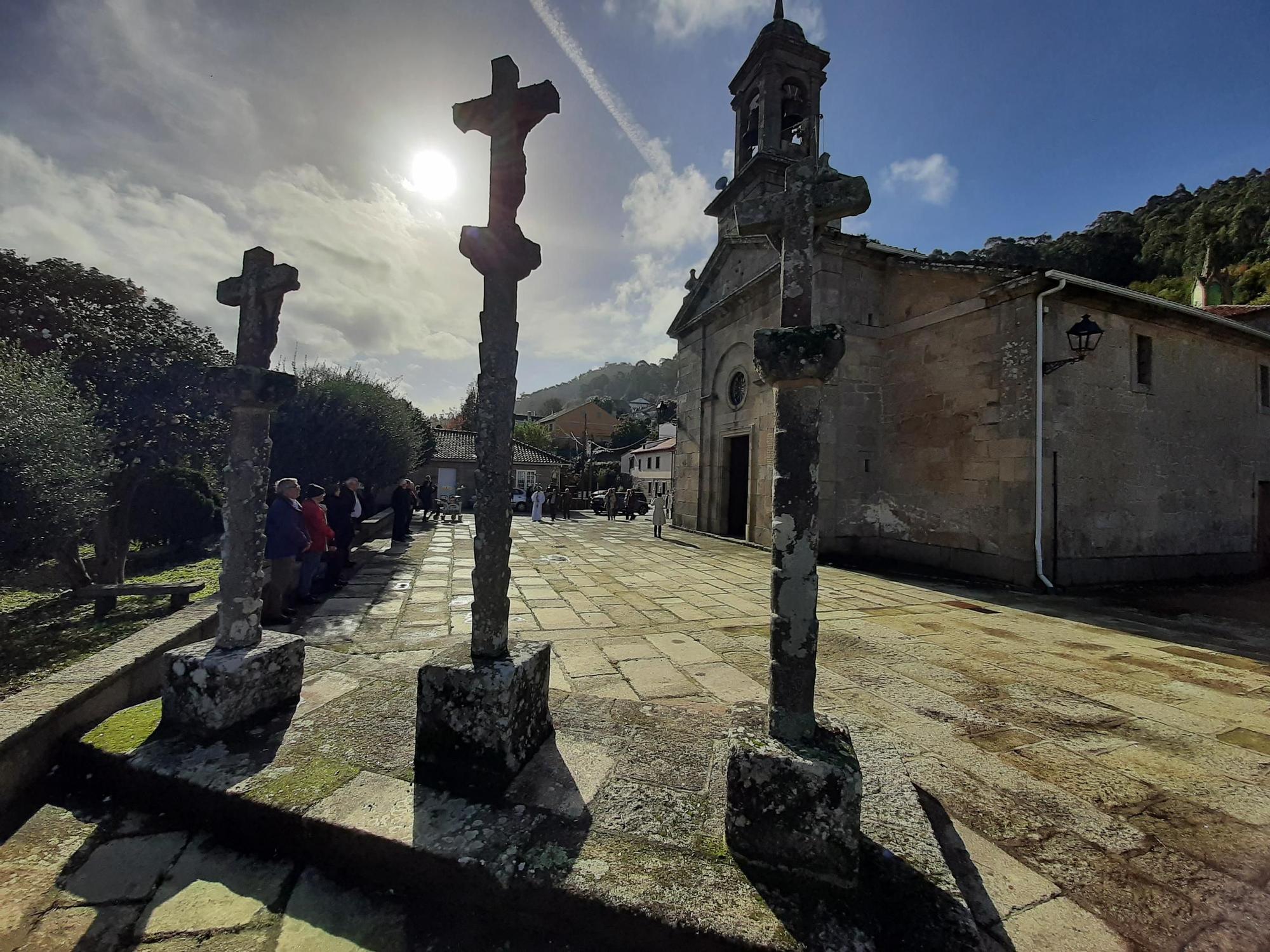 Las procesiones por el San Martiño de Moaña y Bueu aprovechan la tregua de la lluvia