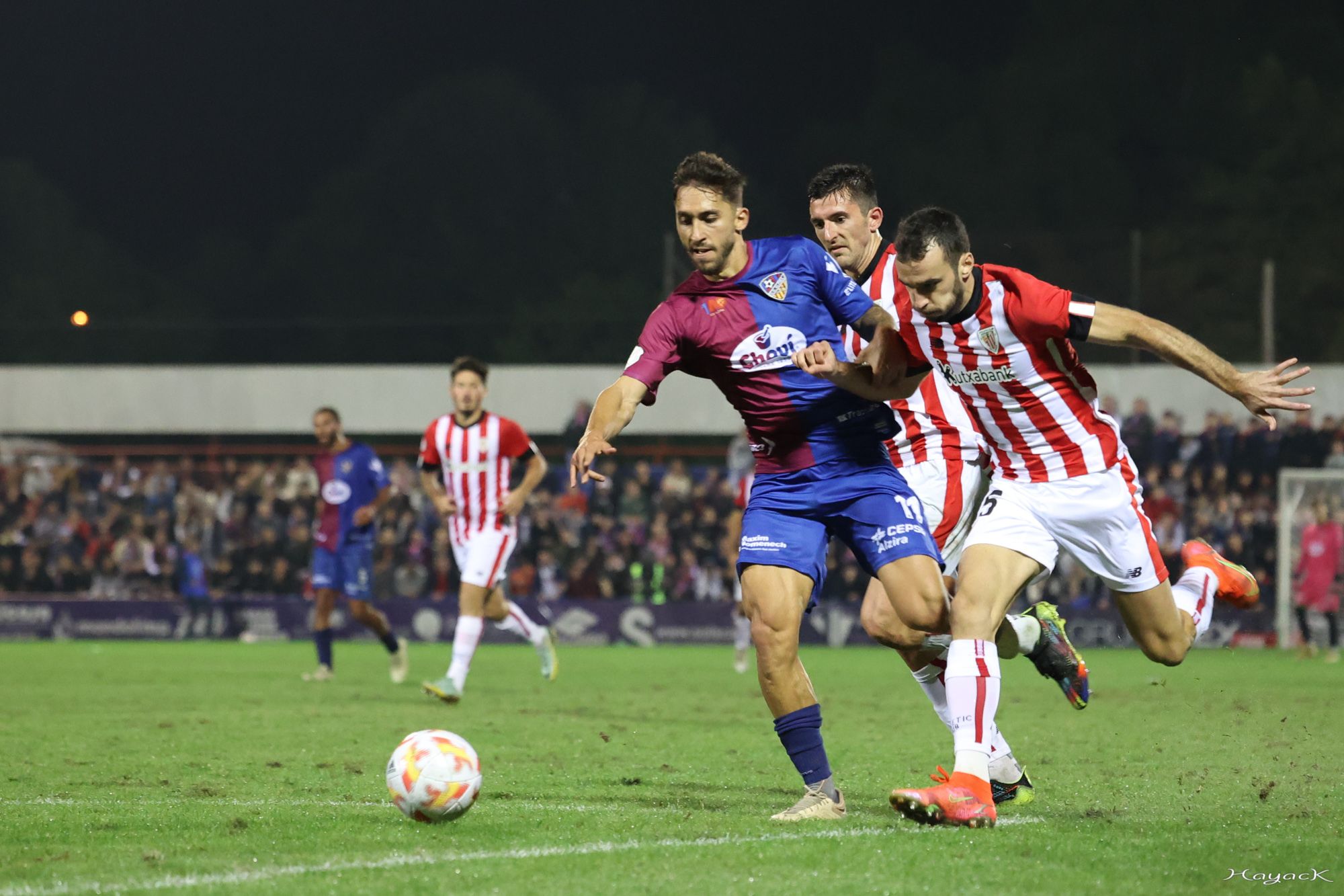 Las imágenes que dejó el partido entre el Alzira y el Athletic Club