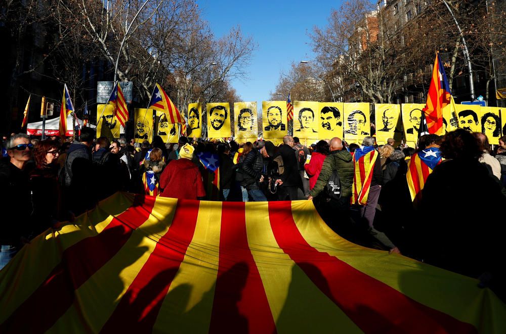 L'independentisme es manifesta a Barcelona en contra del judici del procés