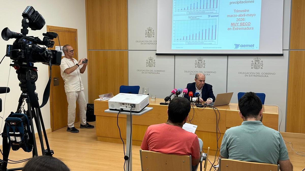 Marcelino Núñez, durante la rueda de prensa en la Delegación del Gobierno, esta mañana.