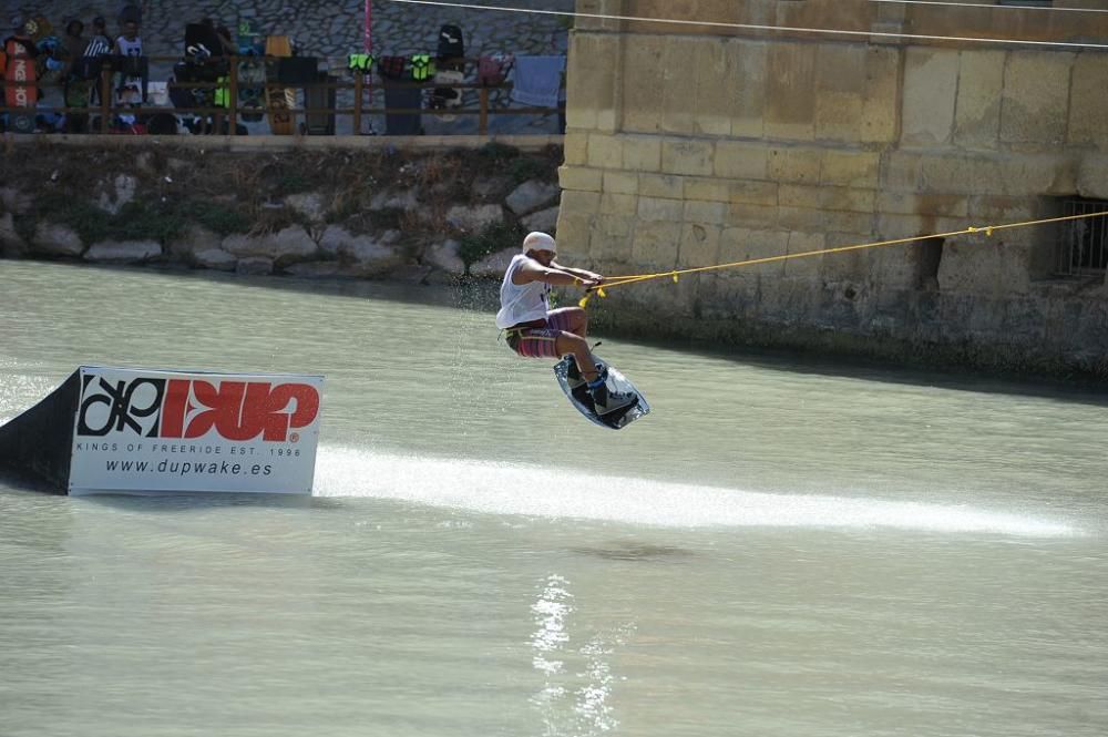 Exhibición de Wakeboard en el Río Segura