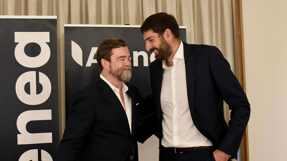 Espinosa de los Monteros y José Ángel Antelo, durante la visita del madrileño a Murcia el pasado mes de junio.