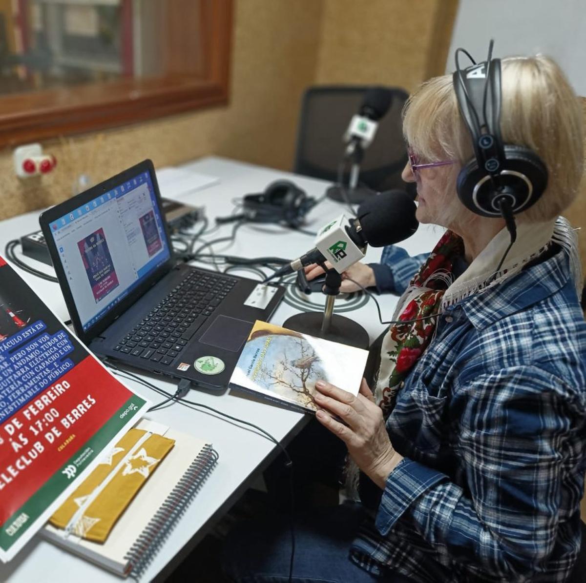 Pilar Bernárdez, esta semana en su programa de Radio Estrada. |