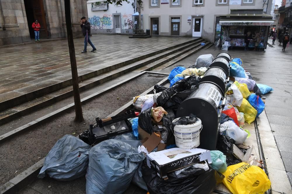 A Coruña: Basura sin recoger por tercer día