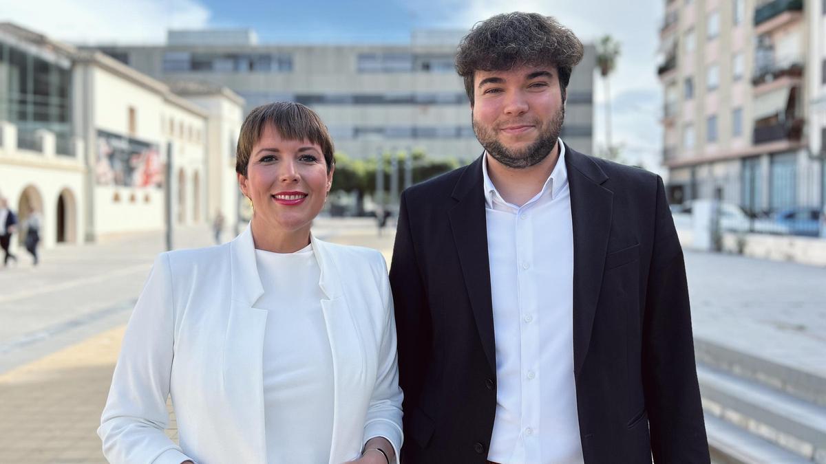 La alcaldesa de Moncada, Amparo Orts, y el vicealcalde Álvaro Gonzalvo.