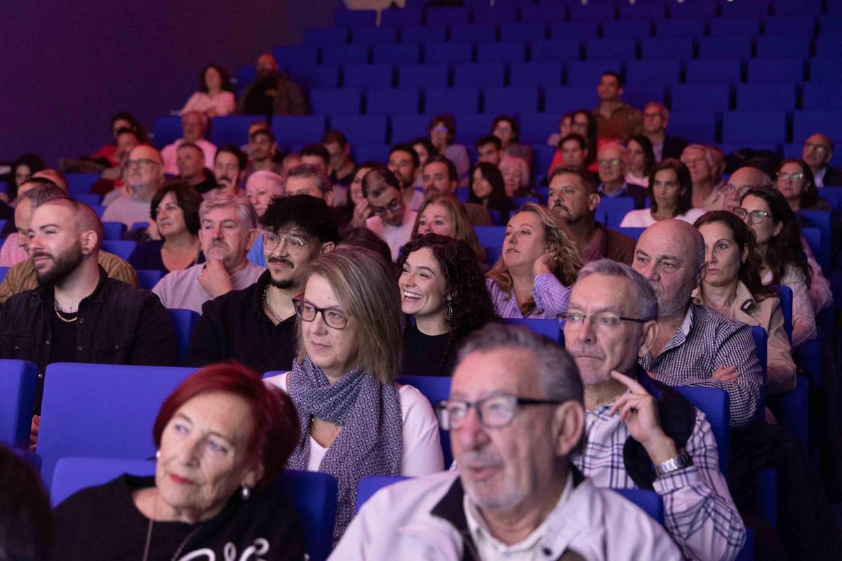 Gildo Casamayor presenta su nueva novela, «El Cobarde», en el Club INFORMACIÓN