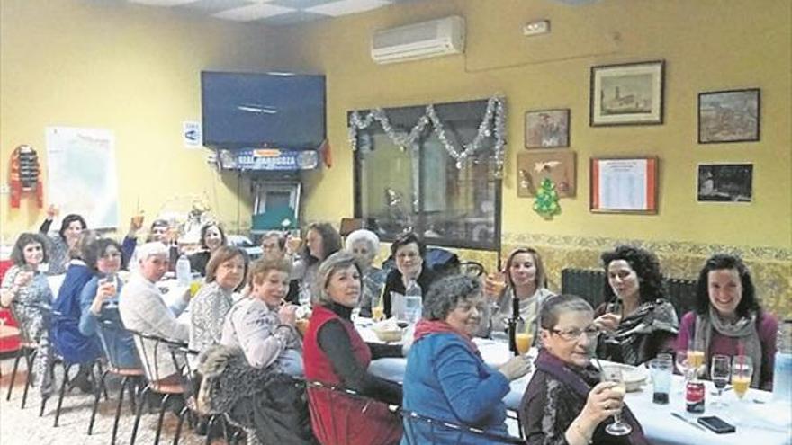 Cena navideña de las mujeres