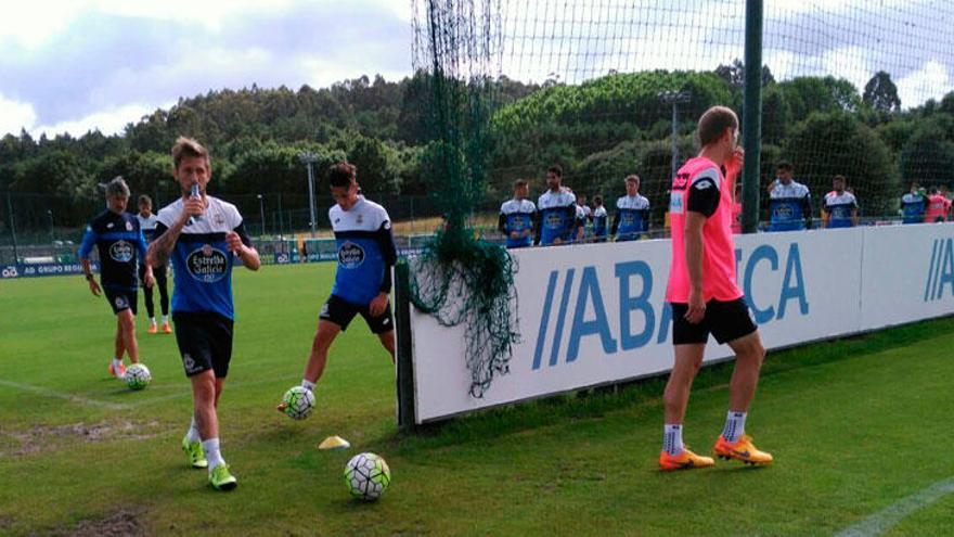 Entrenamiento del Deportivo esta mañana en Abegondo.