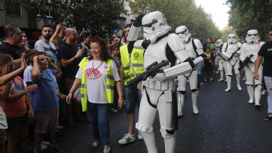 Desfile con fin solidario de los personajes de ‘Star Wars’