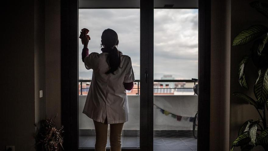 La regularización como motor económico: los migrantes con permiso de arraigo que cotizan en Galicia se disparan un 66%