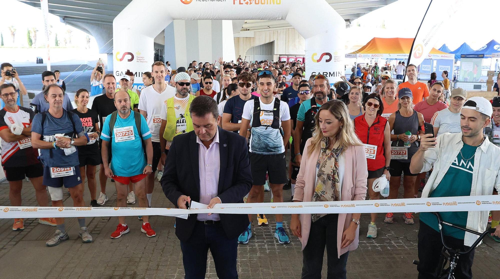 Nationale-Nederlanden Plogging Tour en Valencia que inaugura la Semana Europea del Deporte