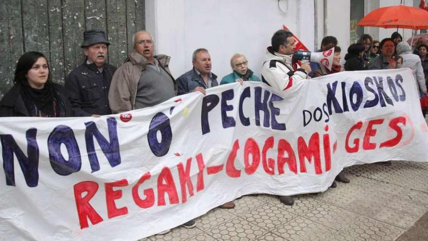 Protesta de trabajadores de Rede Galega de Kioscos en Santiago.