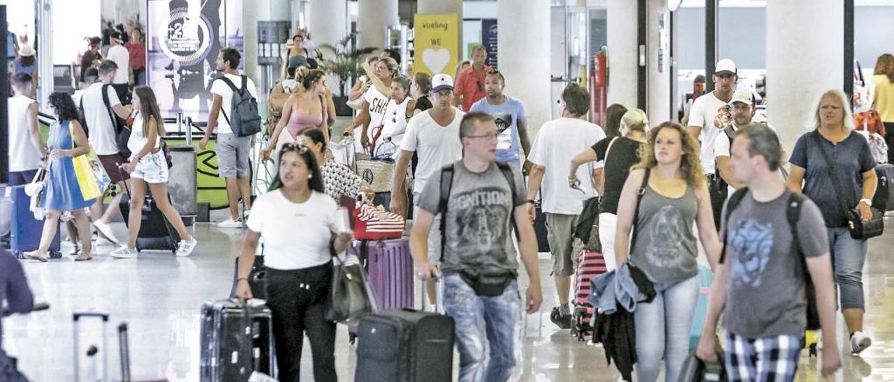 El aeropuerto de Palma registrará cifras de récord, otro verano más.