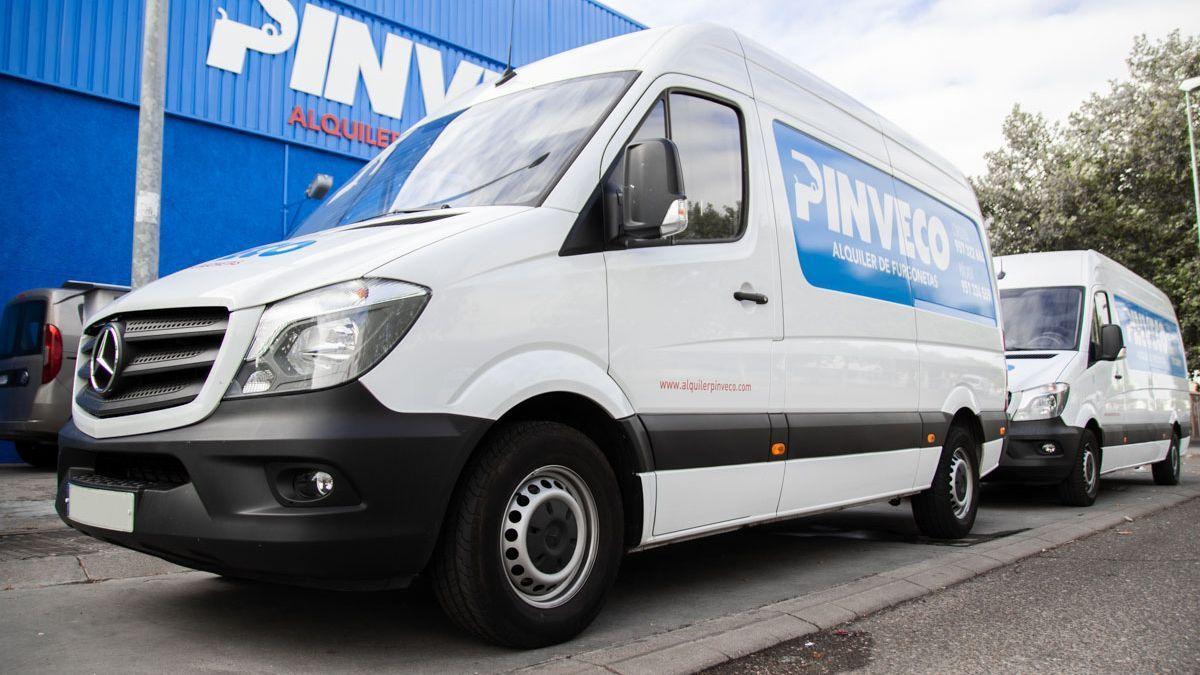 Las furgonetas de Pinveco ofrecen comodidad y calidad a sus usuarios.