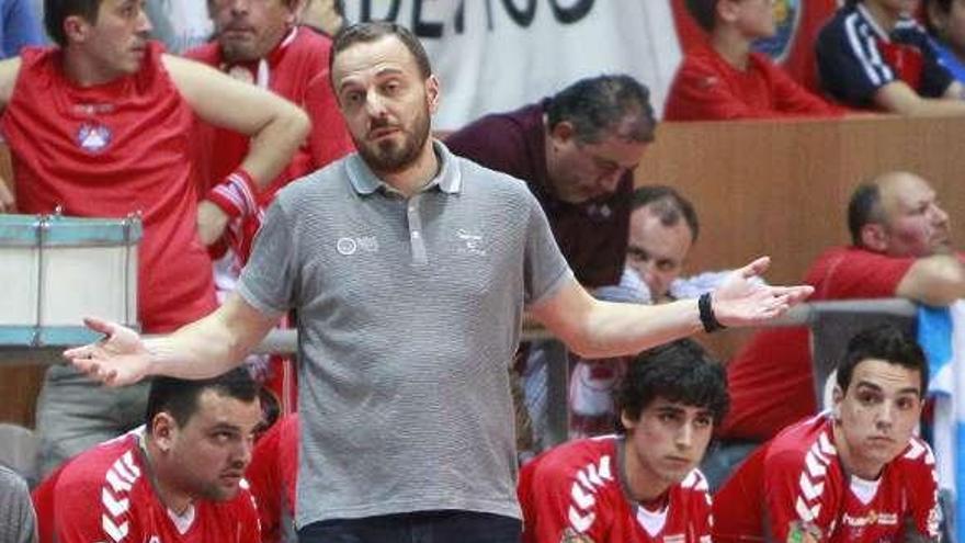 Quique Domínguez, durante un partido anterior. // José Lores