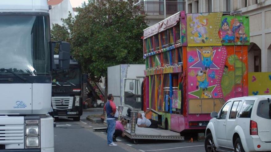 Los feriantes cubren el 80 por ciento de los 56 puestos ofertados por el Concello en As Dores