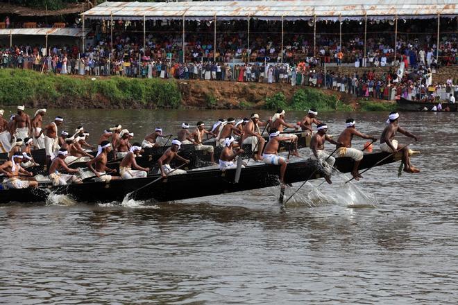 Regata barcos serpientes Kerala