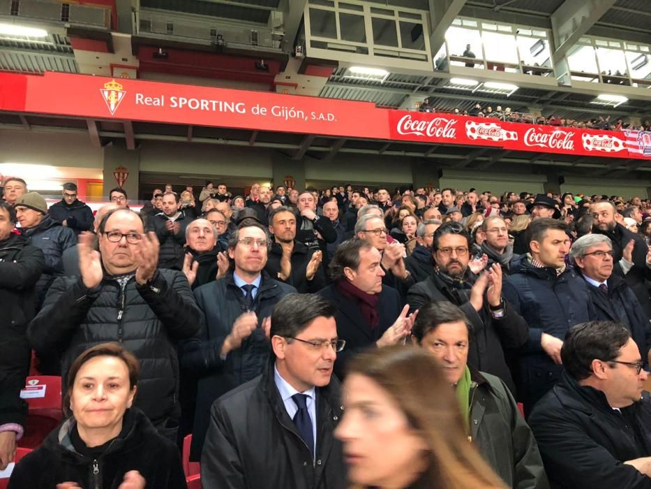 Miles de personas despiden a Quini en un abarrotado estadio de El Molinón