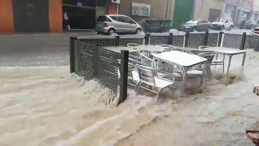 Una fuerte tormenta convierte en ríos las calles de Jumilla