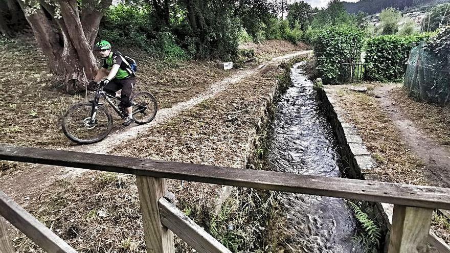 Un tramo de la ruta del río Bispo.   | // SANTOS ÁLVAREZ