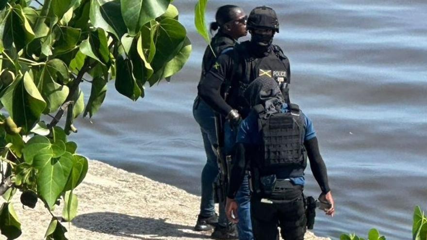 Mueren cinco atracadores en un tiroteo contra la Policía jamaicana