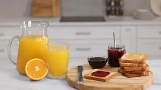 Bruselas exige mejores desayunos: más fruta en las mermeladas y menos azúcar en los zumos