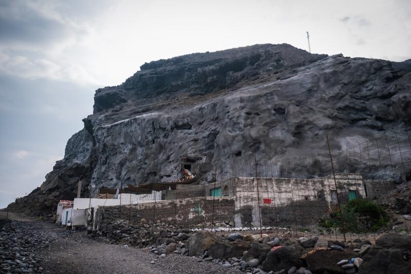 Caserío Las Bajas, situado junto al túnel de la autopista en Güímar