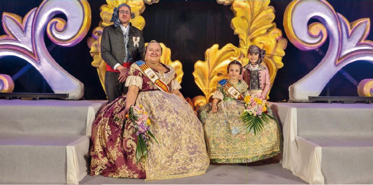 Els màxims representants de la Falla Vila de Faura.