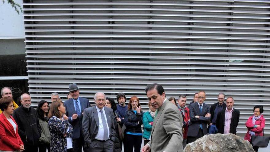 Luis Rodríguez Terente, en primer término, con Rosa Ana Menéndez Duarte y Vicente Gotor, quinta y séptimo por la izquierda.