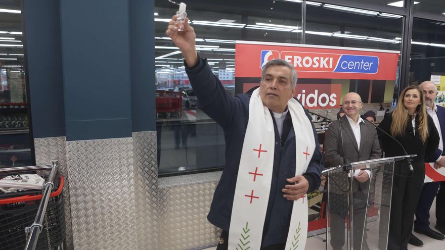 Eroski abre su nuevo establecimiento en Xuxán