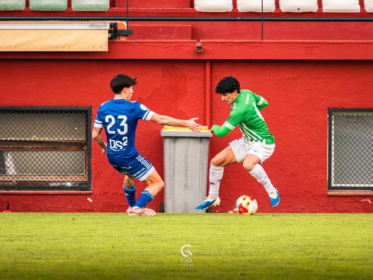 Algunes imatges de l'empat a zero entre el Peralada i el Mollerussa