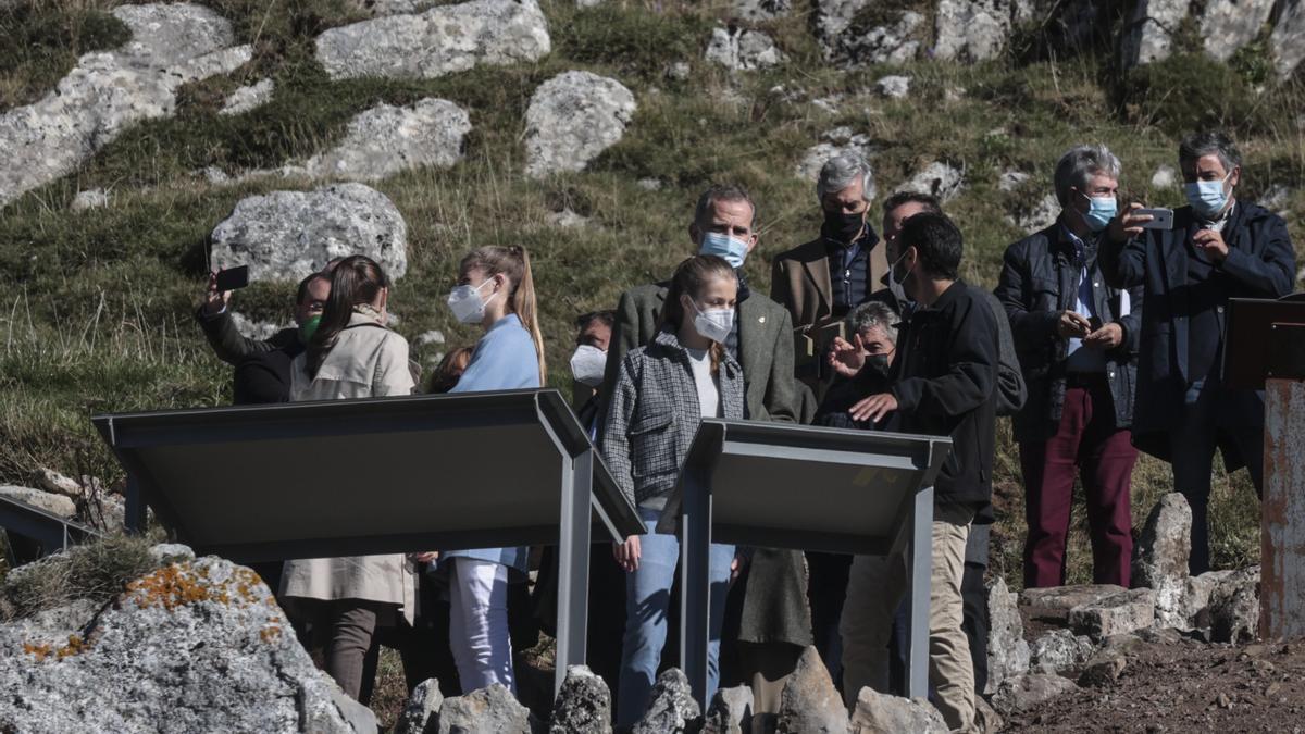 Pueblo Ejemplar 2021: La Familia Real visita Santa María del Puerto, en Somiedo