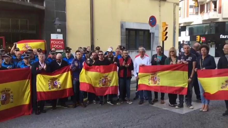 Concentración de la Policía Local en Gijón