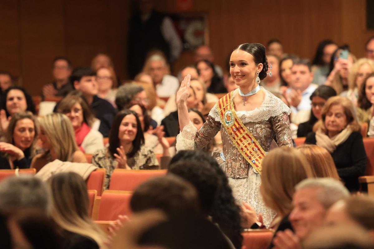Galeria de fotos de l'homenatge a la reina i dames de les festes del 2025 a Vila-real