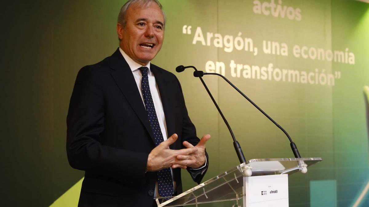 El presidente de Aragón, Jorge Azcón, en la apertura del foro 'Aragón, una economía en transformación'.