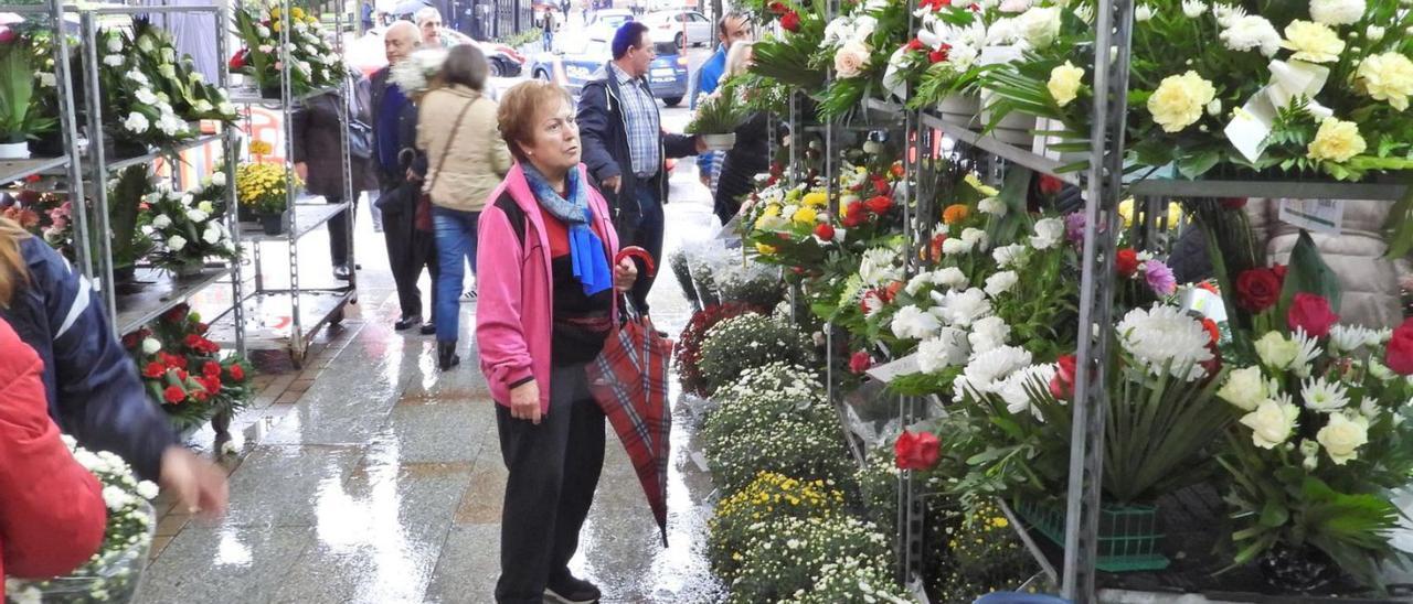 Los Fieles Difuntos más caros con hasta un 20% de más de gasto en los arreglos  florales - Faro de Vigo