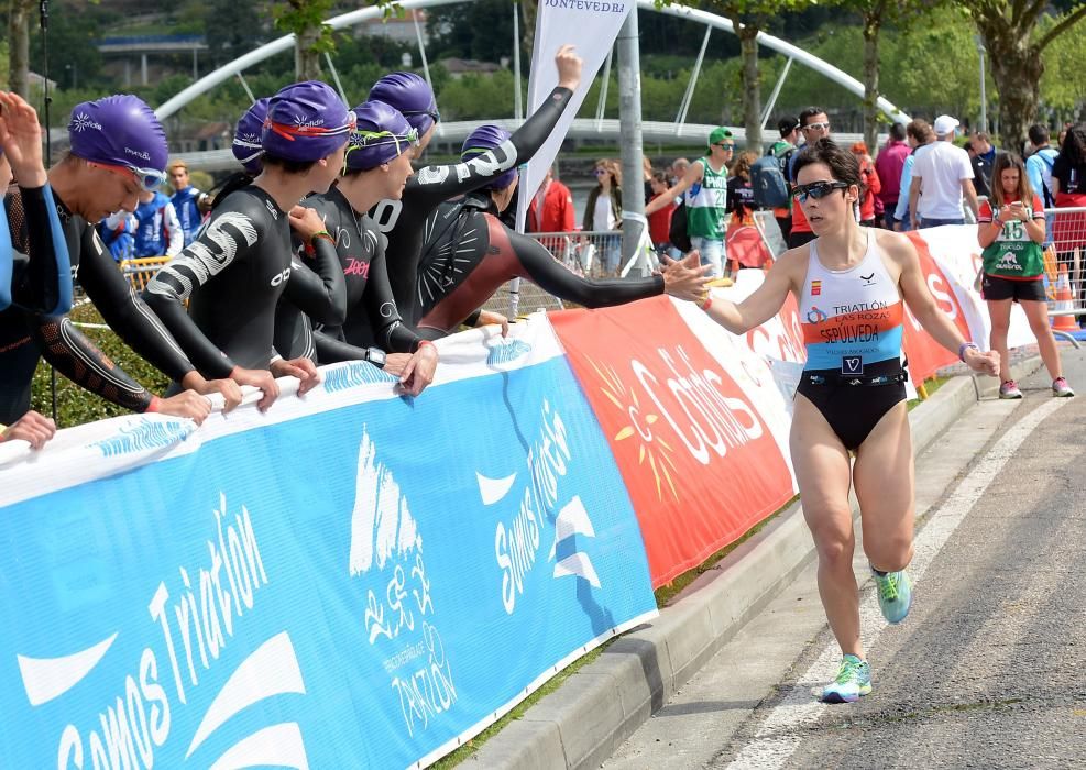 El Triatlón Motorbike Galaico Pontevedra se lleva el bronce en la categoría escolar femenina.