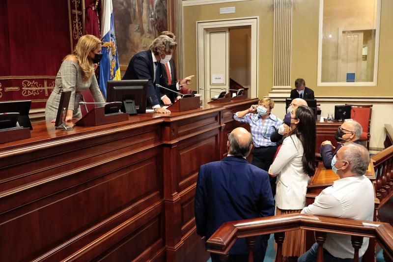 Pleno en el Parlamento de Canarias (13/10/21)