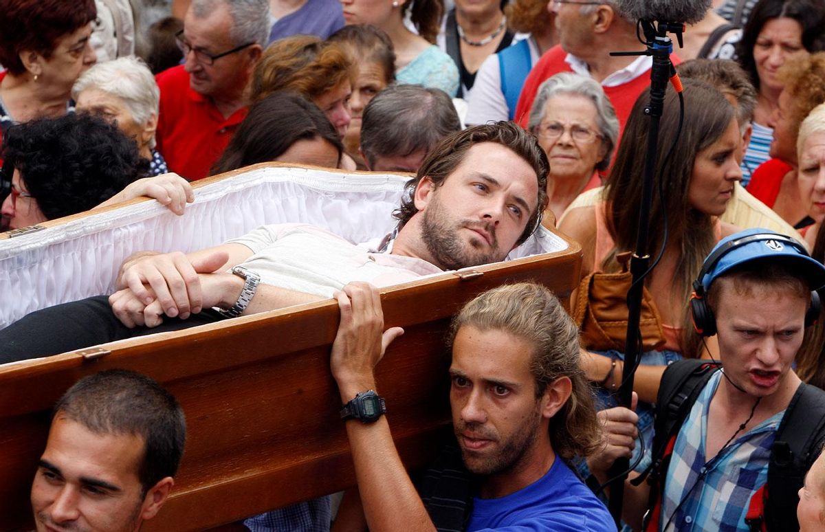Procesión de ataúdes vivientes de Santa Marta de Ribarteme